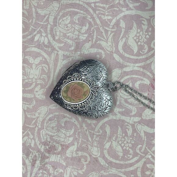 Heart Silver Locket Mauve Roses Necklace Photo Bride Mother bridal wedding Mom - Picture 5 of 16